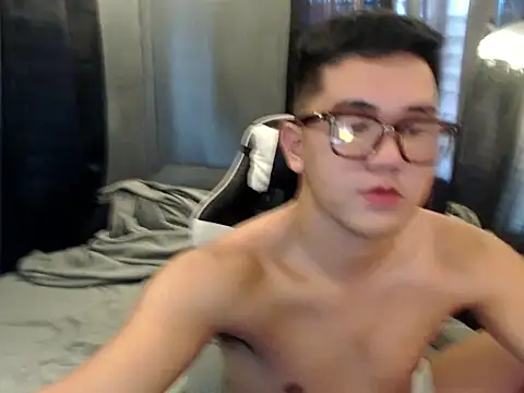 xgregor07 online show from 11/14/25, 04:55