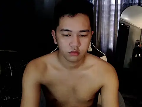 xgregor07 online show from 11/19/25, 02:22