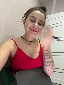 Snapshot of ellie_ssexy chatting on 12/13/24, 04:43 ellie ssexy online show from 12/13/24, 04:43