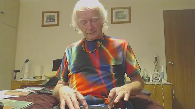 Snapshot of WaverlyKernow chatting on 02/07/25, 03:41 WaverlyKernow online show from 02/07/25, 03:41