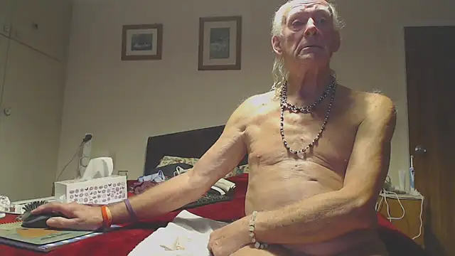 Snapshot of WaverlyKernow chatting on 11/04/25, 03:11 WaverlyKernow online show from 11/04/25, 03:11