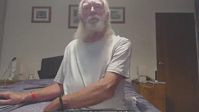 WaverlyKernow online show from 06/18/26, 11:25