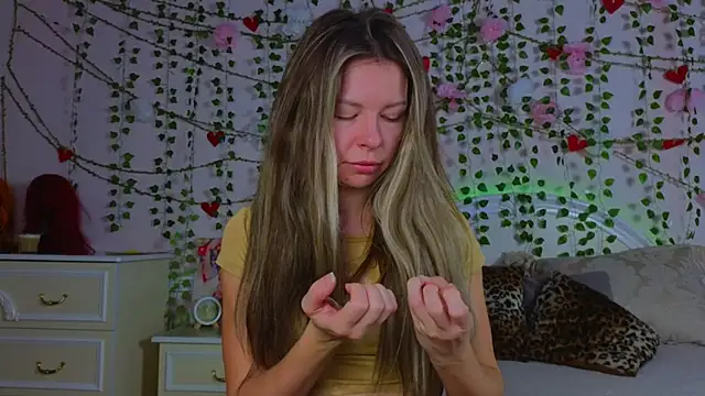 Real Tini online show from 11/30/25, 06:17