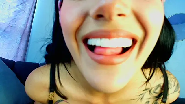 natashapridee  online show from 03/18/25, 08:59