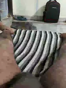 Snapshot of TeluguBoyAbhi chatting on 12/17/24, 12:54 TeluguBoyAbhi online show from 12/17/24, 12:54