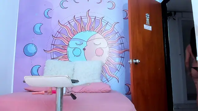 luna hoott online show from 05/09/26, 02:33