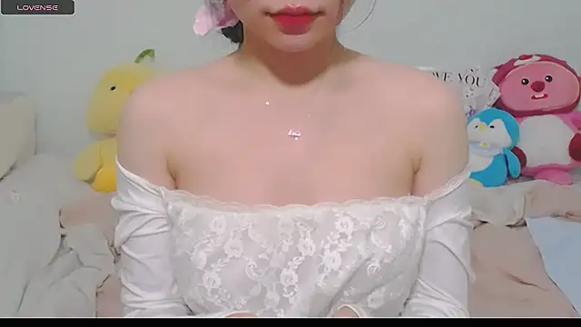 Snapshot of NGOCHA_06 chatting on 12/21/24, 01:10 NGOCHA 06 online show from 12/21/24, 01:10