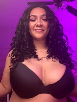 Snapshot of Lickplayofficial chatting on 09/19/25, 04:03 Lickplayofficial online show from 09/19/25, 04:03