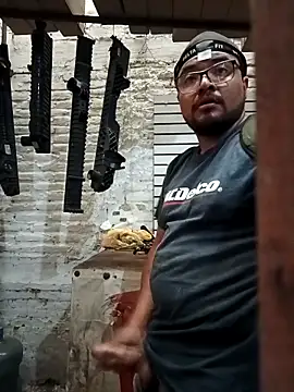 Snapshot of Bartolito001 chatting on 09/15/25, 09:59 Bartolito001 online show from 09/15/25, 09:59