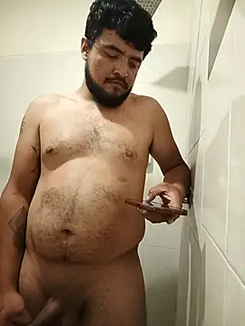 Snapshot of Bartolito001 chatting on 10/13/25, 06:02 Bartolito001 online show from 10/13/25, 06:02