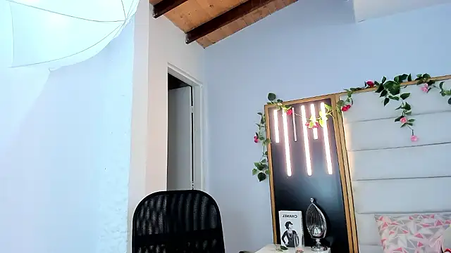 Snapshot of pretty_ariiel chatting on 12/03/24, 02:25 pretty ariiel online show from 12/03/24, 02:25