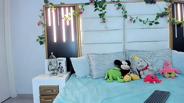 Snapshot of pretty_ariiel chatting on 02/04/25, 04:05 pretty ariiel online show from 02/04/25, 04:05