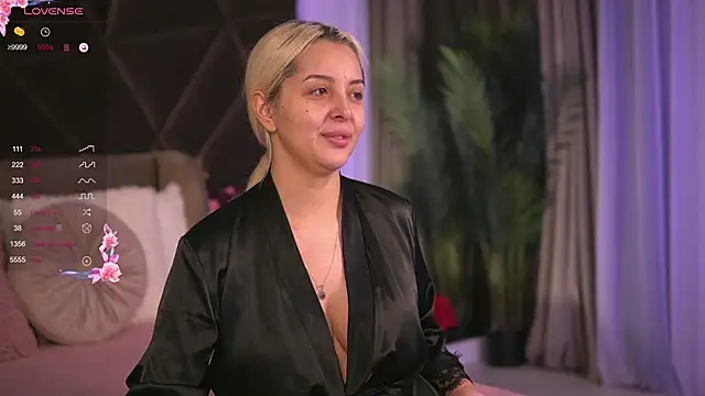 VictoriaMorrone online show from 03/20/25, 04:51