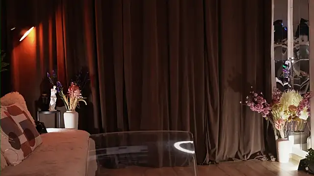 VictoriaMorrone online show from 11/20/25, 08:52