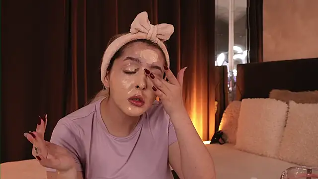 VictoriaMorrone online show from 06/09/26, 12:33