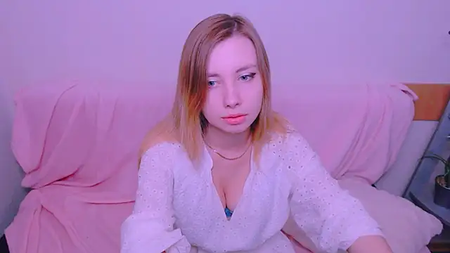 Snapshot of AliceFire_ chatting on 06/06/26, 12:54 AliceFire online show from 06/06/26, 12:54
