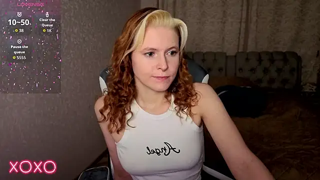 Snapshot of rocky_foxy chatting on 10/23/25, 10:52 rocky foxy online show from 10/23/25, 10:52