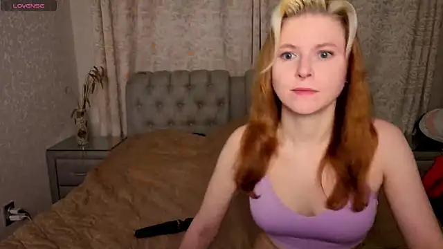 Snapshot of rocky_foxy chatting on 11/17/25, 09:42 rocky foxy online show from 11/17/25, 09:42