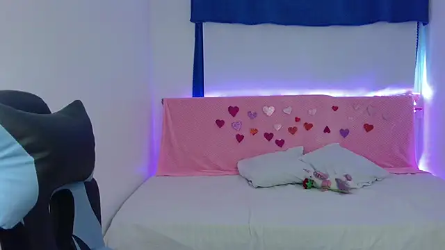 Snapshot of Lia_14_ chatting on 02/22/25, 05:24 Lia 14 online show from 02/22/25, 05:24