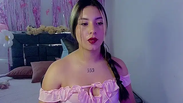 Snapshot of Lia_14_ chatting on 10/01/25, 01:17 Lia 14 online show from 10/01/25, 01:17