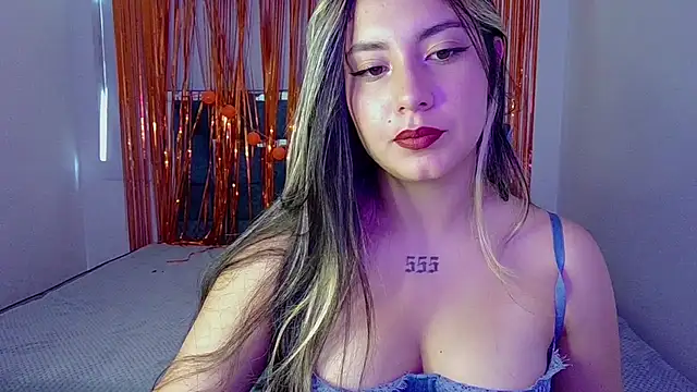 Snapshot of Lia_14_ chatting on 11/02/25, 12:29 Lia 14 online show from 11/02/25, 12:29