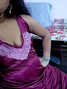Snapshot of reemacouple007 chatting on 06/05/26, 07:58 reemacouple007 online show from 06/05/26, 07:58