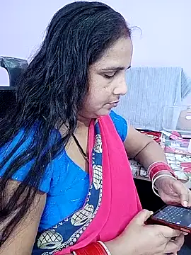 Snapshot of reemacouple007 chatting on 06/13/26, 08:23 reemacouple007 online show from 06/13/26, 08:23