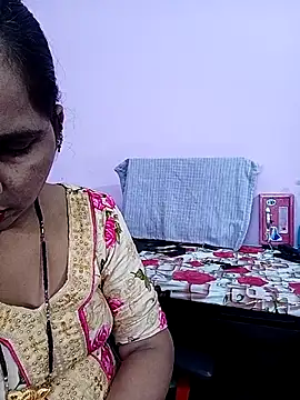 Snapshot of reemacouple007 chatting on 07/04/26, 06:14 reemacouple007 online show from 07/04/26, 06:14