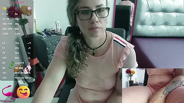 ViickySexy online show from 02/21/25, 07:32