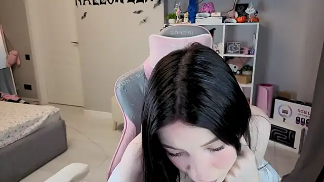 Snapshot of Aliceblush chatting on 11/20/25, 02:06 Aliceblush online show from 11/20/25, 02:06