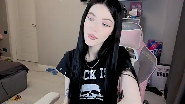 Snapshot of Aliceblush chatting on 02/27/26, 03:12 Aliceblush online show from 02/27/26, 03:12