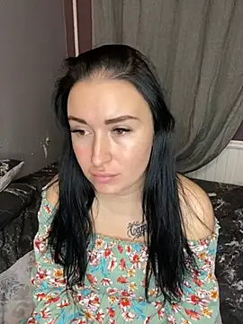 Snapshot of Roxana_Bell chatting on 12/13/24, 05:54 Roxana Bell online show from 12/13/24, 05:54