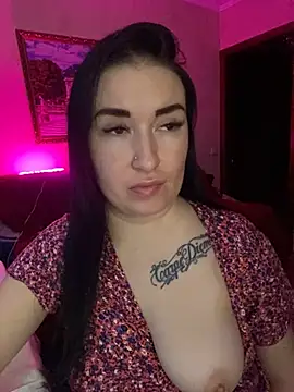 Snapshot of Roxana_Bell chatting on 01/21/25, 04:37 Roxana Bell online show from 01/21/25, 04:37