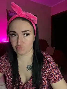 Snapshot of Roxana_Bell chatting on 02/25/25, 03:27 Roxana Bell online show from 02/25/25, 03:27