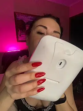 Snapshot of Roxana_Bell chatting on 02/25/25, 07:14 Roxana Bell online show from 02/25/25, 07:14