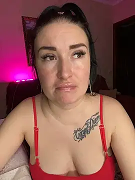 Snapshot of Roxana_Bell chatting on 02/28/25, 07:14 Roxana Bell online show from 02/28/25, 07:14