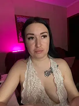 Snapshot of Roxana_Bell chatting on 03/06/25, 08:05 Roxana Bell online show from 03/06/25, 08:05