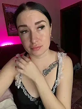 Snapshot of Roxana_Bell chatting on 03/12/25, 04:46 Roxana Bell online show from 03/12/25, 04:46