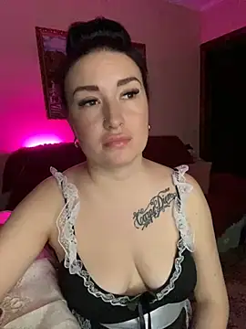 Snapshot of Roxana_Bell chatting on 03/12/25, 07:59 Roxana Bell online show from 03/12/25, 07:59