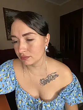 Snapshot of Roxana_Bell chatting on 09/26/25, 04:55 Roxana Bell online show from 09/26/25, 04:55