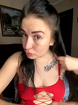 Snapshot of Roxana_Bell chatting on 11/11/25, 07:03 Roxana Bell online show from 11/11/25, 07:03