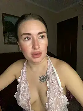 Snapshot of Roxana_Bell chatting on 02/07/26, 01:15 Roxana Bell online show from 02/07/26, 01:15