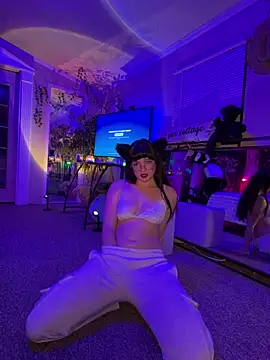 Snapshot of urpuppymoon chatting on 02/13/26, 01:01 urpuppymoon online show from 02/13/26, 01:01