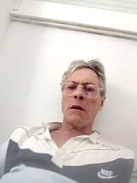 Snapshot of Dandya100@xh chatting on 03/22/26, 10:29 Dandya100xh online show from 03/22/26, 10:29