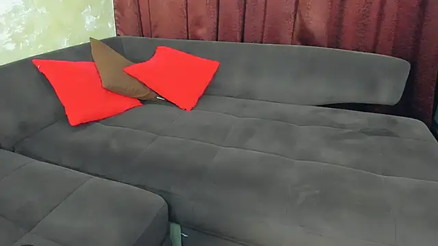 Snapshot of LayaFlow chatting on 03/17/25, 09:44 LayaFlow online show from 03/17/25, 09:44