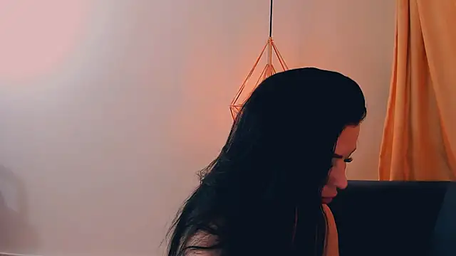 Snapshot of LayaFlow chatting on 03/10/26, 08:25 LayaFlow online show from 03/10/26, 08:25