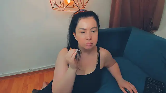 LayaFlow online show from 05/07/26, 07:14