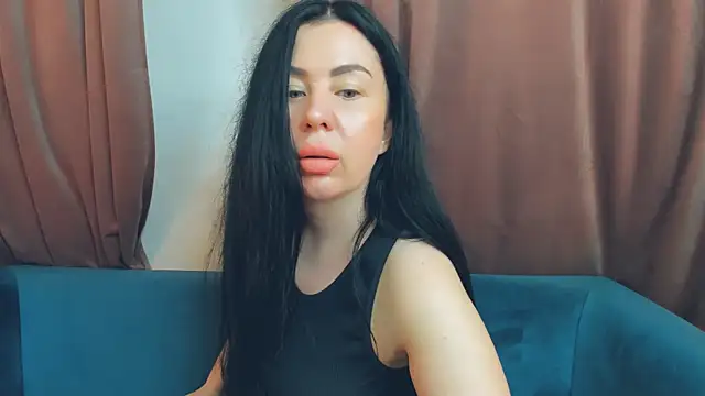 LayaFlow online show from 06/15/26, 07:54