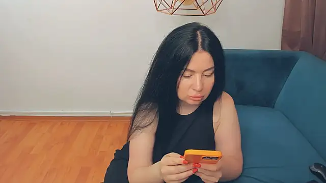 LayaFlow online show from 06/28/26, 07:14