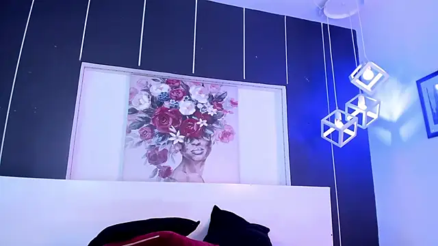 Snapshot of Alexxxholy chatting on 12/23/24, 01:45 Alexxxholy online show from 12/23/24, 01:45